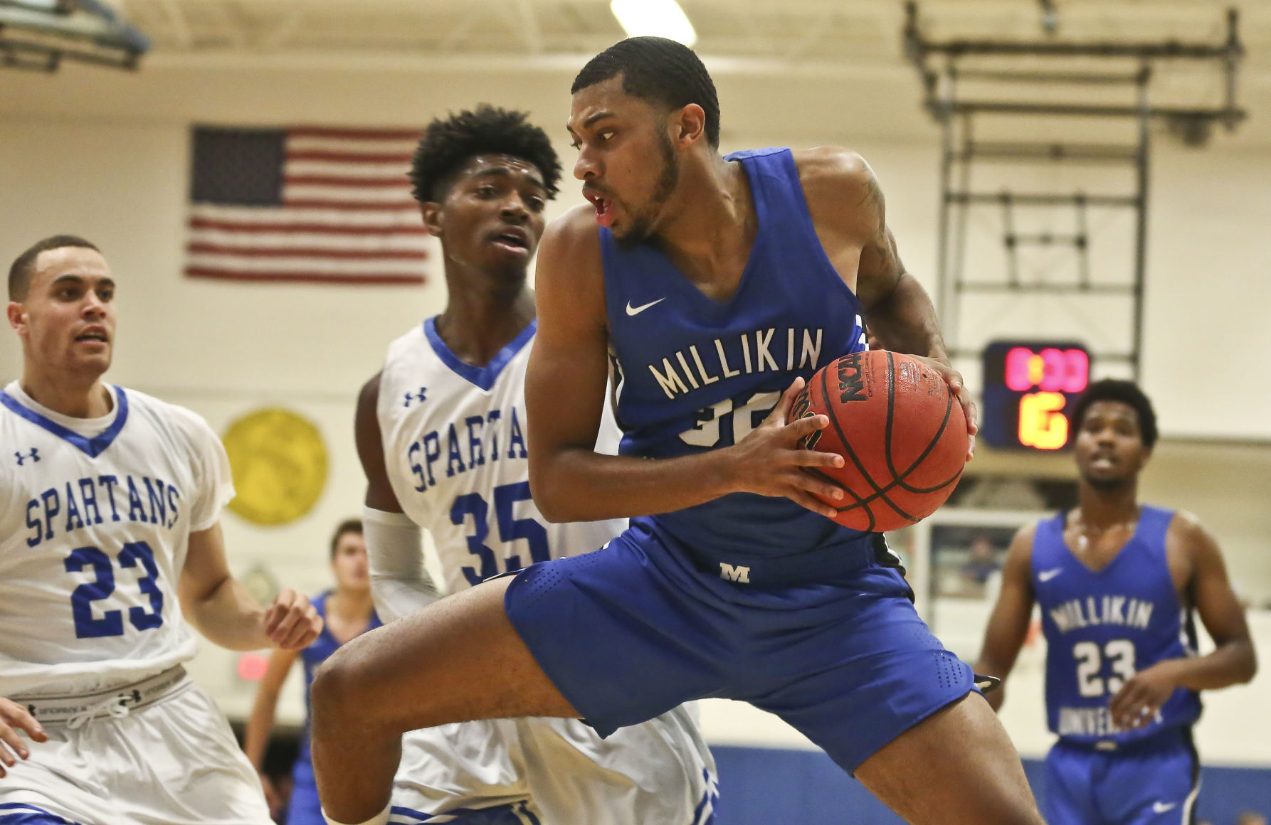 Millikin Mens Basketball 16 11.08.18.JPG